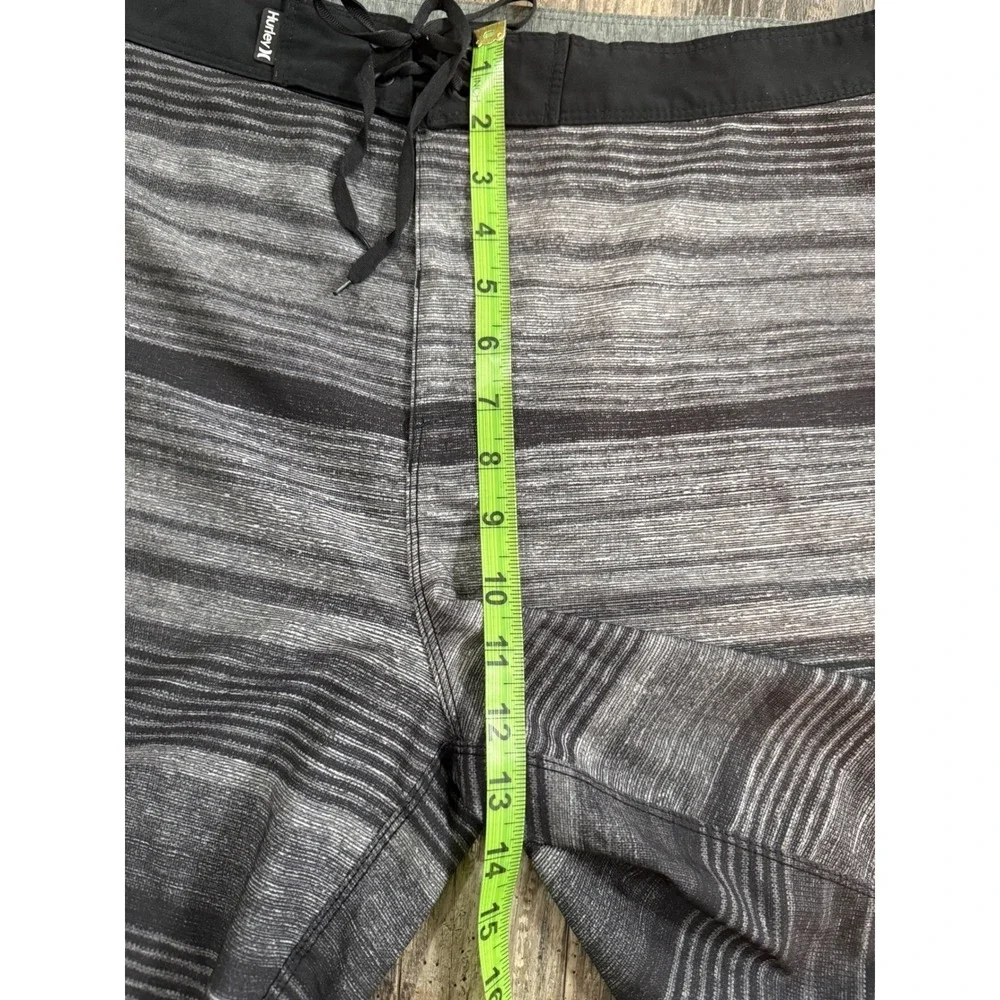 Hurley Phantom Summer Board Shorts Men's Size 36 Gray Stripe Swim Surf Beach
